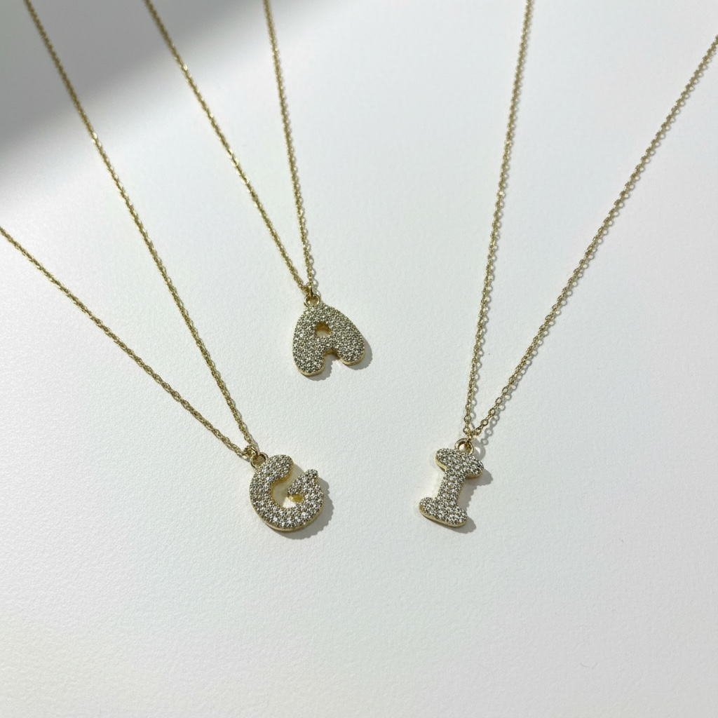 Collana lettera bubble con zirconcini